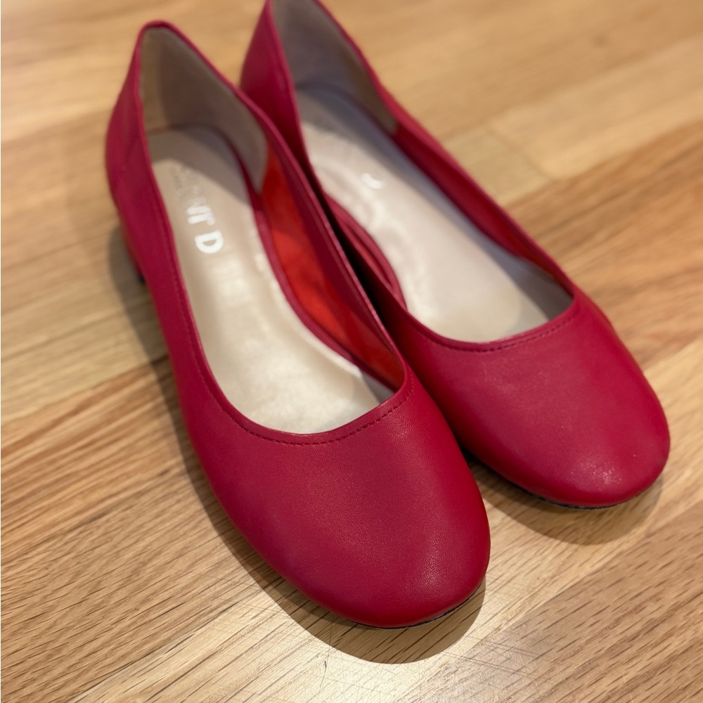 Silent D Red Flats - Sz 8